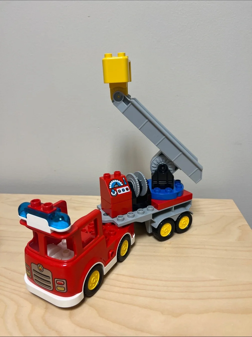 Lego Duplo Firetruck with Fireman Playset - Duplo town - toddler toy - Picture 4 of 5